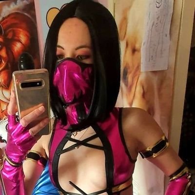 hi! I love mortal kombat and cosplaying as the best girl Mileena :.) 💜 Decided to come back to Twitter after years of absence!