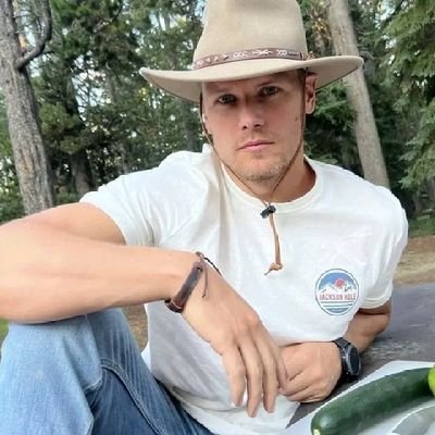 SHeughan72718's profile picture. 