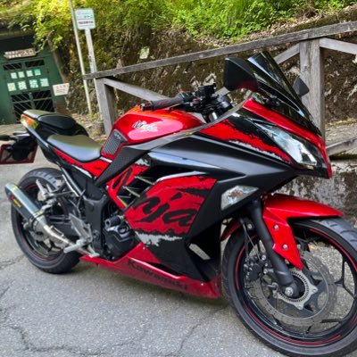 新参アポロ児 22’ 6/26 免許取得✨ #ninja250se 47歳を前に普通自動二輪免許を目指すための垢からツーリングの事を呟く垢です。テニス始めました🎾 教習時間たったの8時間 審査科という限定解除です めっちゃ補習したし卒検は4回落ちました。 楽しくバイクライフしています😊