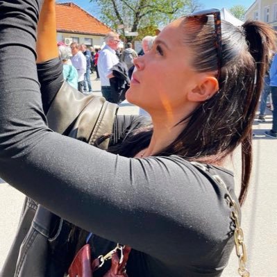 iam_venita's profile picture. Spontaneous fashionista