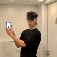 zan (@zaniskk) 's Twitter Profile Photo