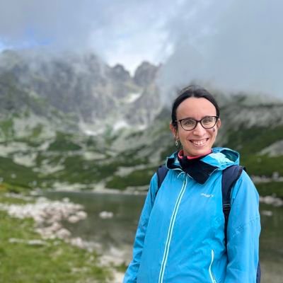 PhD Researcher in Physical Geography @GeogDurham | Reconstructing past glaciation in the Southern Carpathians, Romania | ⛰🧭🪨🔨❄🏔 | 🇷🇴 in the 🇬🇧 | She/her