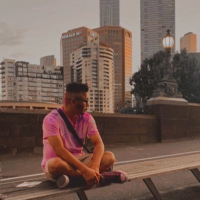 potsofdee's profile picture. 