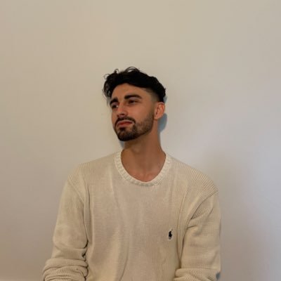 user4386's profile picture. les temps sont dures pour les rêveurs