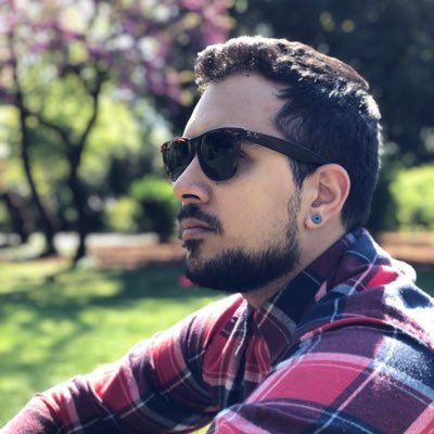 Lukaz32's profile picture. iOS Developer & Tech Enthusiast