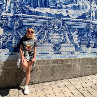 cristiblonde's profile picture. 👩💻 👑🐝 💪🏻💜🇮🇨