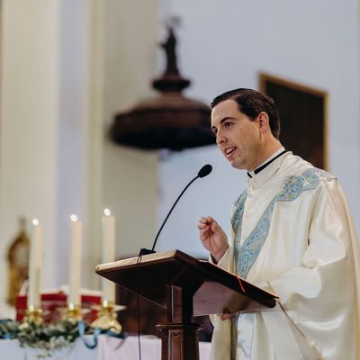 Sacerdote católico. Párroco de San Antonio de Padua, Algeciras. Vivir desde el agradecimiento.