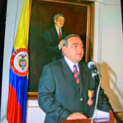 Premio Orden Simón Bolívar En El Grado Cruz Caballero ,Otorgada Por Mis Servicios En Seguridad Aerea
