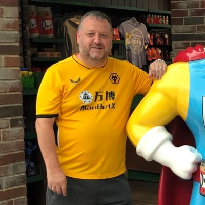 Wolves fan. Dad. midlife crisis golfer. F1 a bit. Florida lover