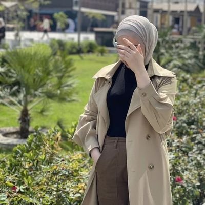 آيِـار: وَطـنٌ يَنبض فـي قَلب بنت
صوتٌ صَـادق لا يَعـرف المُجاملـة
أغردُ عَـن وجـع وَطـنٍ أستُبيح ووعيٍ لا يُقهَر
#العراق_أولاً_ثم_أنا