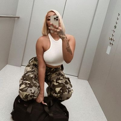 24. ouais Cherly ~ la fraise~ ~selfcare ~ IG. ~alySsa ~ model ~ #DeFiQeen