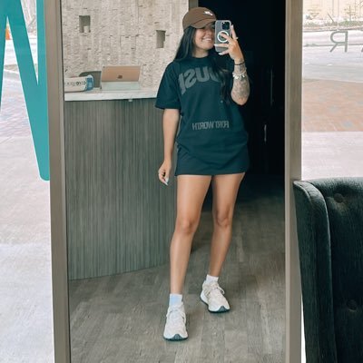 aliciamariecoy's profile picture. I am enough w/ or w/out you ;