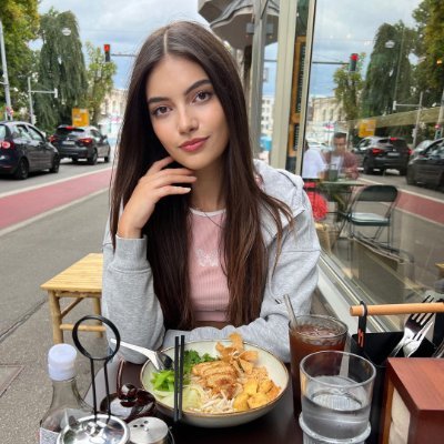 BeniSi87352's profile picture.