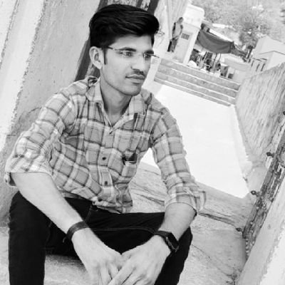 #Govt_Teacher
मिली है अगर ज़िन्दगी तो मिसाल
बनकर दिखाइये,
वरना इतिहास के पन्ने आजकल
रिश्वत देकर भी छपते हैं...।।