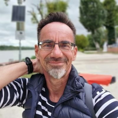 Könnyű szél visz tovább utamon. (Hiperkarma: Jószerencsét)