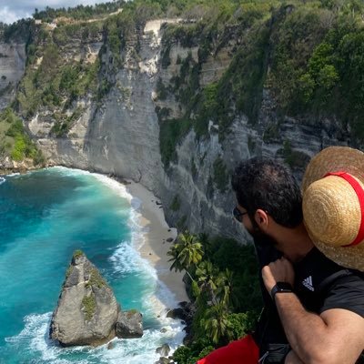 الحمـدلله دائِـمًا وأبـدًا ، مهندس في الخطوط الجويّة القطريّة ✈️ ، رغم العقبات سنحقق أهـدافنا بإذن الله.