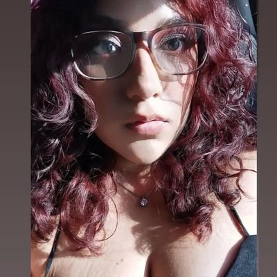 Licenciada en Derecho, 27 años, potterhead, nerd y curiosa.