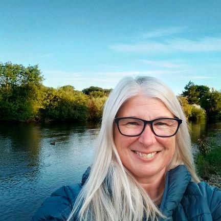 Geologist then micropalaeontologist and now geo-teacher. Mother, wife and daughter.