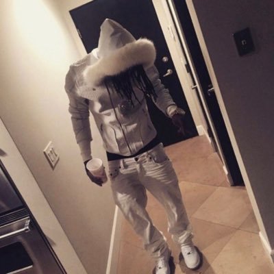 wholelottaxbow's profile picture. head's empty | gt 45 |