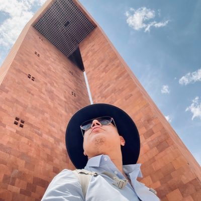 roimijares's profile picture. Arquitecto