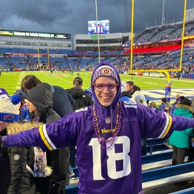 Die-hard UND hockey fan. Lead writer for @TeamECH. Producer at @WDAYnews. Tweets are my own. #Skol He/Him