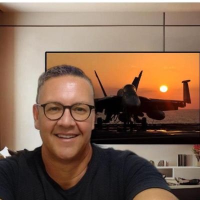 O homem é mortal por seus temores e imortal por seus desejos.
Pitágoras