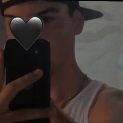 Hugexx1's profile picture. not a secret, just not your business🤫🚧