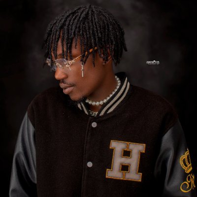 Artiste|| Songwriter|| Creative Bookings ||| 08101043886
LomakGrammyENT.