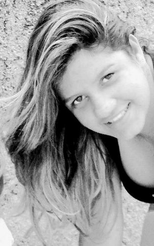 drilealcosta's profile picture. Justo quando a lagarta achava que o mundo tinha acabado, ela virou borboleta!