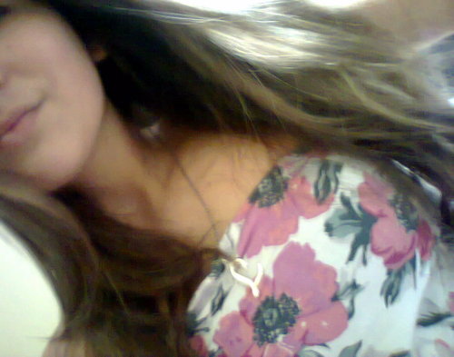 Eu sou uma menina que é estudiosa ,legal ,E amo o justin bieber! s2!Adoro ter amigos {a}etc