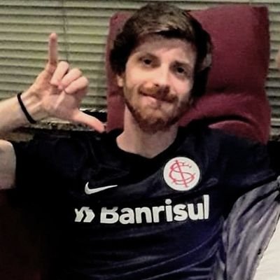 @guhomrich | 
🎓 Ed. Fís. | 
⚽️ CBF Academy | 
🏋‍♂️ CEO @soulfitct | 
Mercado & Tática | 
Críticas & Soluções | 
GIF's & Resenha | 
só mais um Colorado por aí