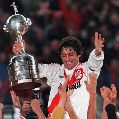 Russo
River🔴⚪️
Argentina🇦🇷