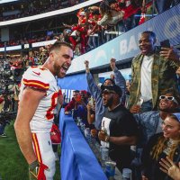 Travis Kelce(@tkelce) 's Twitter Profileg