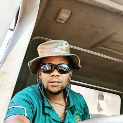 AfrijazzitBanks's profile picture. •inlove with football•♥Motswako•House lover •#UpTheBucs• Sa tlhoka go ntshomola mowa sa nthatahatsa •#iRepHuhudi