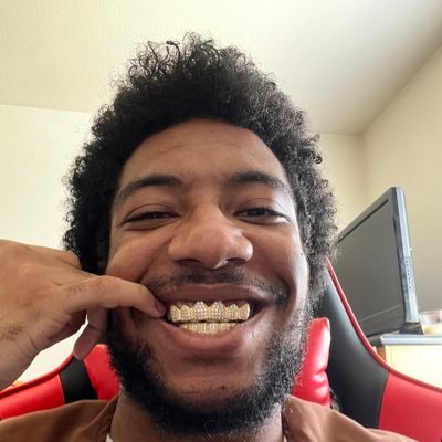 investor | UCLA alumni | streamer | Full-Stack Dev | iOS Dev, but come watch the stream 🌊🏄🏾‍♂ https://t.co/ztsAYVxRPE