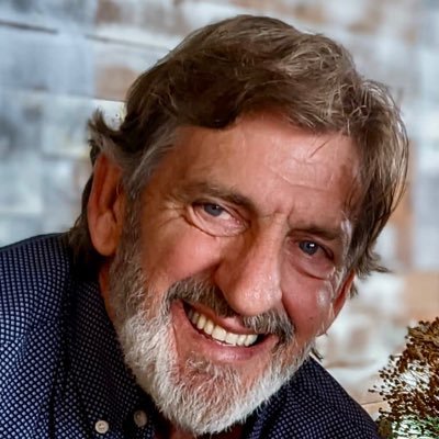 Author. Hate racists, misogynists and hypocrites. Progressive. Lawyer. Avid reader. Born on Wilman land, living on Wardandi land
