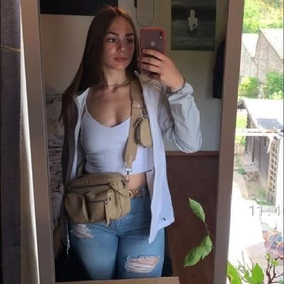 Laura_Vdnl's profile picture. immo 3 valorant 🤫est futur infirmière 🇧🇪fan de moto 👀 20 yo