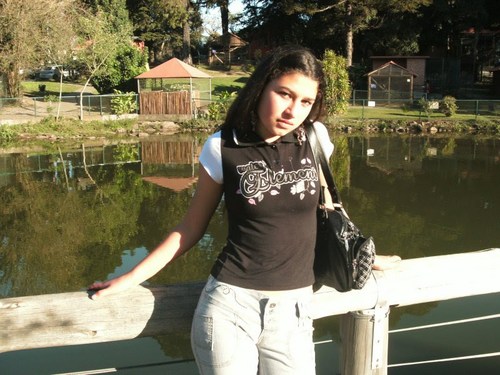 posso ñ ser aquela garota perfeita, mas posso ser a sua perfeissura. celu:91125649.