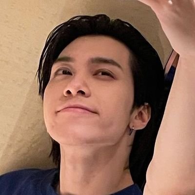 You and I are like the sky and sea  - @WayV_official ❤️ #HENDERY #黄冠亨 #威神V (fan account)