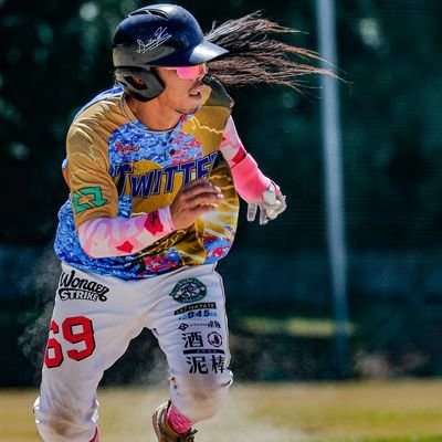 ロン毛のやきう人⚾🧄
滋賀、三重、京都が主な拠点⚾
弾道1の1番バッター‼️🧄笑
フォロー大歓迎😁✌🧄野球人は是非フォローおなしゃす!🧄野球案件、助っ人依頼歓迎🧄
野球、酒、猫(4匹います)、飯ツイ多め🤣🧄
プロスピしてます🧄
X連合軍#69 SiziU#69 京都JAPAN#69