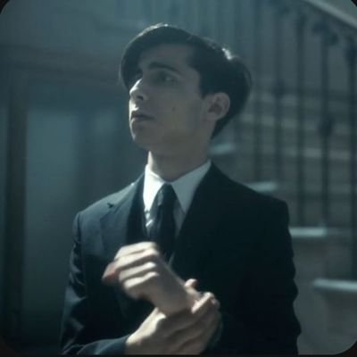 #fake Rp account | not affiliated with Aidan Gallagher.| not affiliated with season 4 |
|this potrayal of five works for comission|