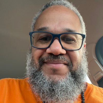 each1helpone's profile picture. 