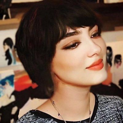 liberalism_123's profile picture. نه مرگ آنقدر تلخ است و نه زندگی آنقدر شیرین، که انسان برای این دو «شرفش» را بدهد.