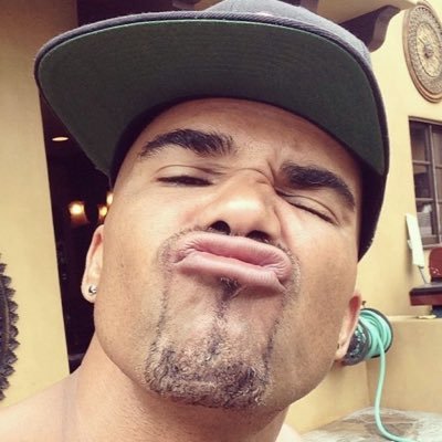 • || 🕊️ || criminal minds enthusiast || i luv shemar moore || minor || hispanic • || 🕊️ || •