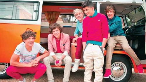 Hey Guys, I'm Lauren and I can't go a second without thinking about One Direction. I Love Demi Lovato, Harry Styles and 1D. :D