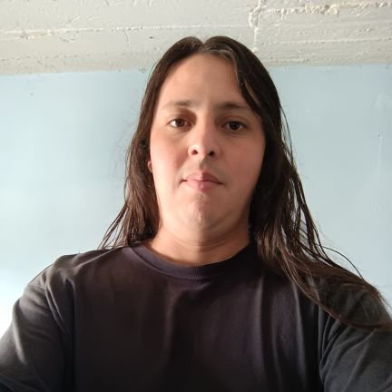 CONVOYTRON's profile picture. Solo vine a esta red por convoy.
Tengo el peor gusto musical.