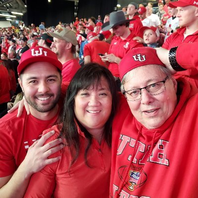 Wife, mom of 2 fabulous kids, former banker/credit manager, conservative, love sports, and the Utah Utes!