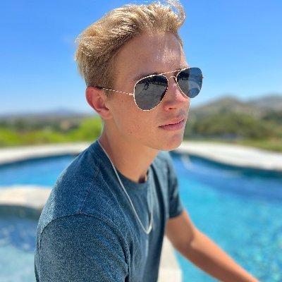 16 y/o founder building @trendifytool | I give daily ideas of $10k MRR SaaS startups that anybody can run. | Helping your business generate genuine leads