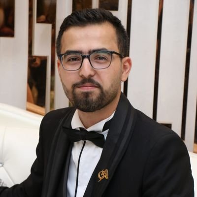 يا كثير العفو عمن كثر الذنب لديه
جاءك المذنب يرجو الصفح عن جرم يديه
أنا ضيف وجزاء الضيف إحسان إليه
