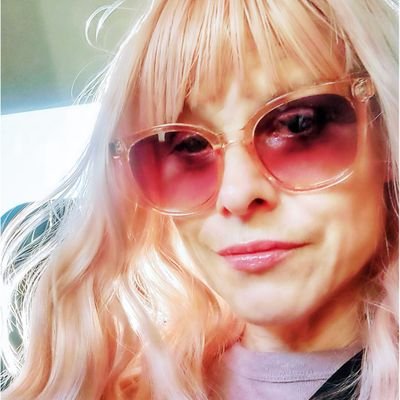 charmedinla's profile picture. artist/storyteller/sour gummy worm brand ambassador